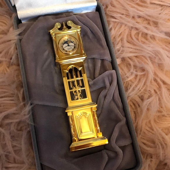 Bulova miniature clock